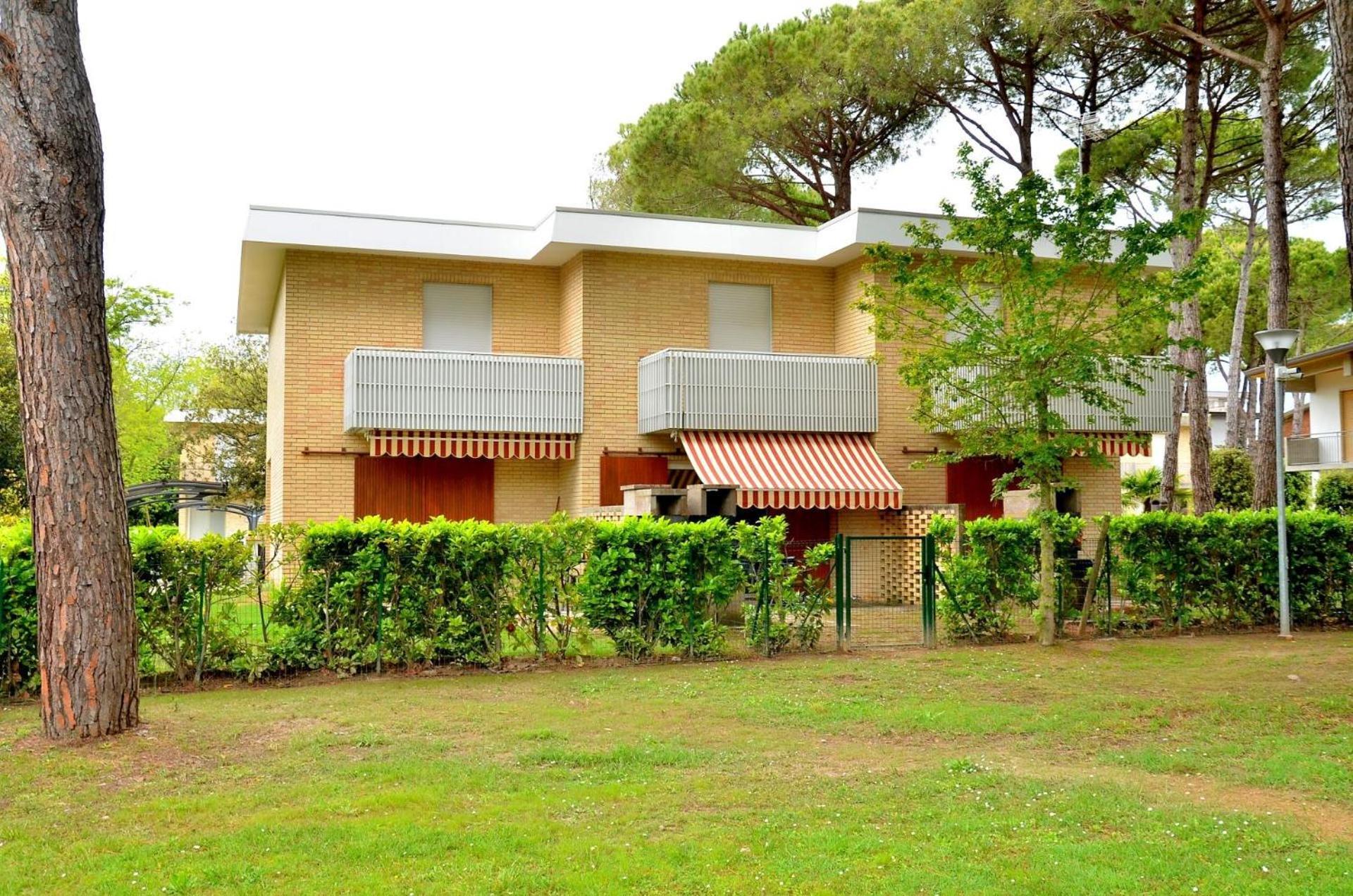 Elegant Villa Near The Beach - Beahost Bibione Exterior foto